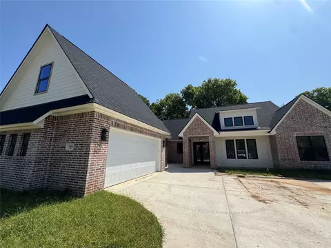 329 Autumn Ridge Dr, Bossier City, LA 71111