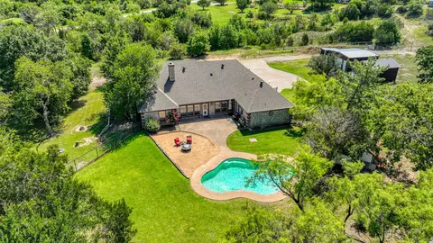 331 Tanglewood Dr, Weatherford, TX 76087