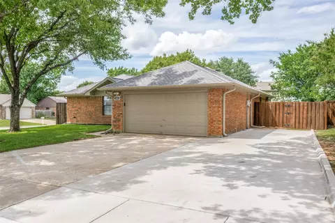 3661 Fairview Dr, Corinth, TX 76210