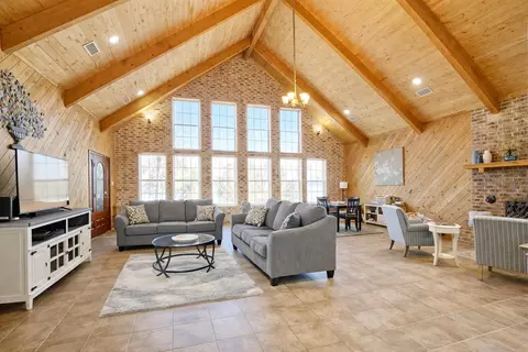 1193 Dogwood Dr, Chandler, TX 75758