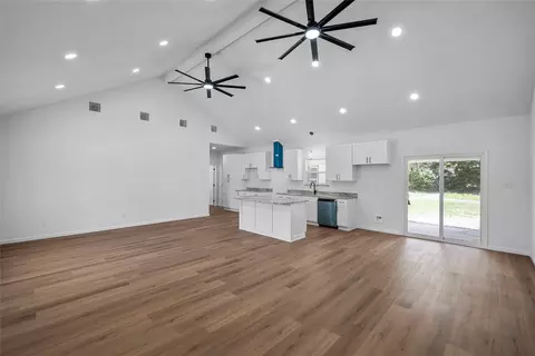 Living - 1630 Egan Ln, Waco, TX 76705 photo 3 of 5
