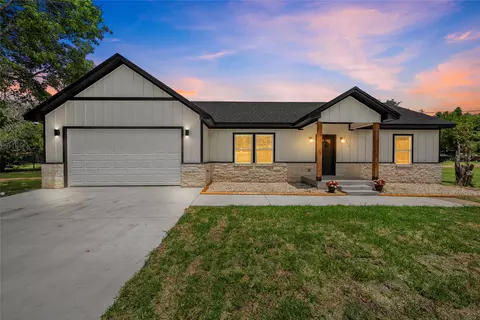 1630 Egan Ln, Waco, TX 76705
