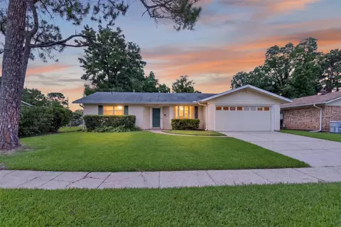 1924 Venus Dr, Bossier City, LA 71112