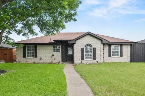 1313 Crosscreek Ln, Seagoville, TX 75159