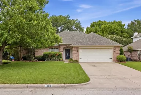 1325 Rio Grande Dr, Benbrook, TX 76126