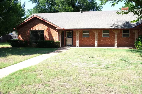 2237 Brook Hollow Dr, Abilene, TX 79605