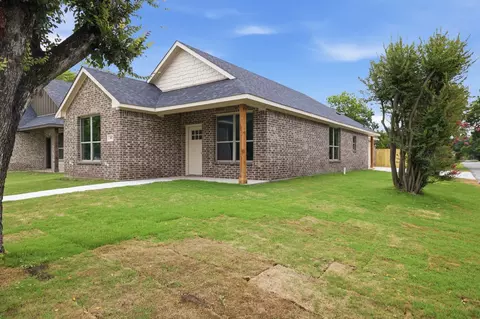 Exterior - 302 Evans St, Cleburne, TX 76031 photo 2 of 8