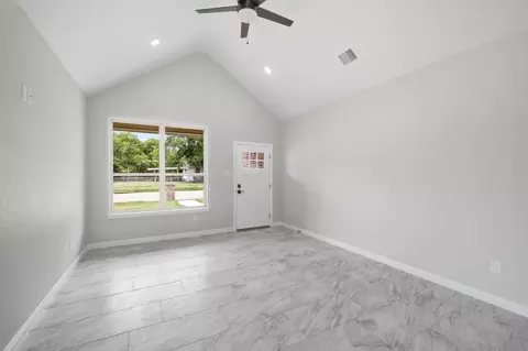 Living - 302 Evans St, Cleburne, TX 76031 photo 3 of 4