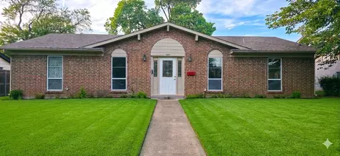 1509 Travis St, Garland, TX 75042