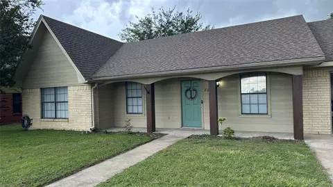 806 Crestline Dr, Mexia, TX 76667