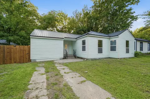 1103 Bell Dr, Greenville, TX 75401