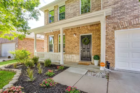12517 Patnoe Dr, Burleson, TX 76028