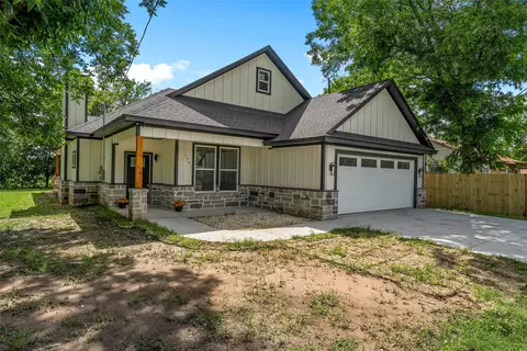 Exterior - 1701 Egan Ln, Waco, TX 76705 photo 2 of 7