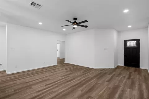 Living - 1701 Egan Ln, Waco, TX 76705 photo 5 of 5
