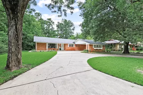 111 W Tennie St, Gainesville, TX 76240