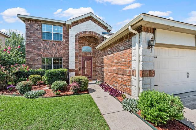 625 Tradewind Dr, Fort Worth, TX 76131