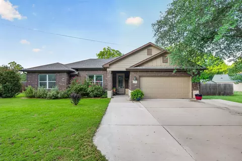 108 Mcanear St, Cleburne, TX 76033