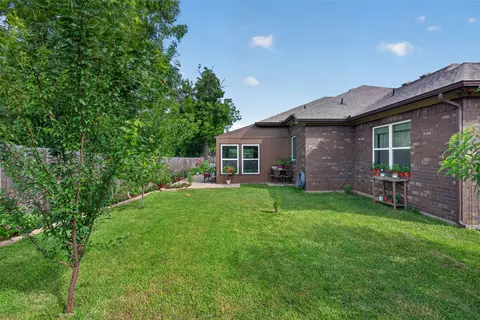Exterior - 108 Mcanear St, Cleburne, TX 76033 photo 6 of 7