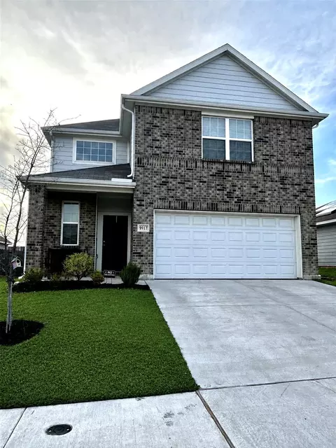 9917 Voyager Ln, Fort Worth, TX 76131