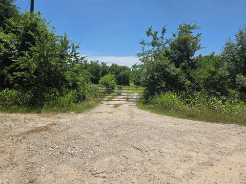 4587 County Road 4415, Wolfe City, TX 75496