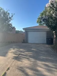 2805 Woodmont Trl, Fort Worth, TX 76133