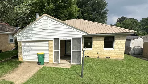 2302 N Akin St, Texarkana, TX 75501