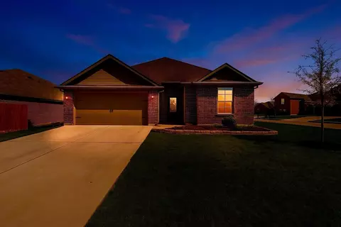 1837 Rialto Ln, Crowley, TX 76036