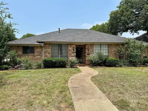 2128 N Aspenwood Dr, Grapevine, TX 76051