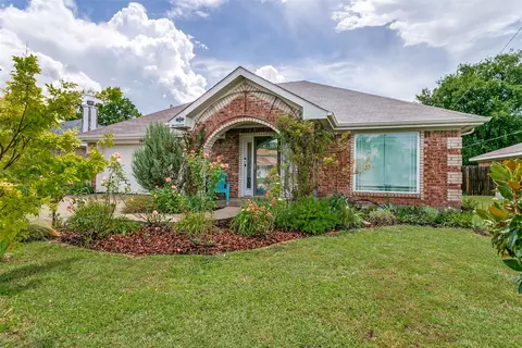 500 S Las Vegas Trl, White Settlement, TX 76108