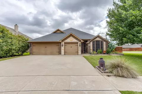 400 Hudson Ln, Burleson, TX 76028