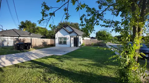 4709 Lee St, Greenville, TX 75401