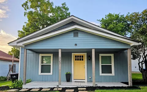 327 E Hull St, Denison, TX 75021
