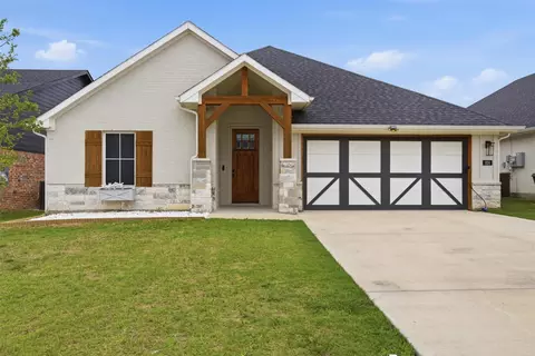 924 Rodgers Ave, Godley, TX 76044