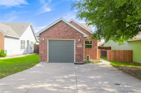 10716 Edgewest Ter, Fort Worth, TX 76108