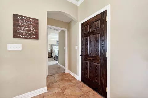 Entry Way - 220 Ebony Pl, Van, TX 75790 photo 2 of 2