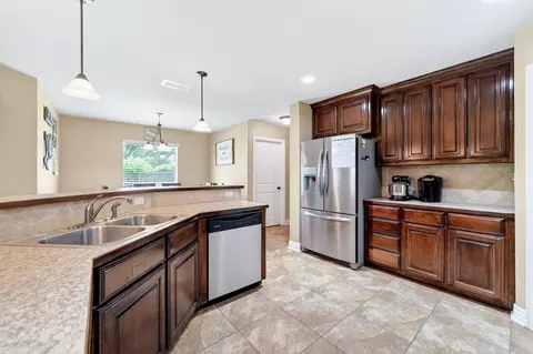 Kitchen - 220 Ebony Pl, Van, TX 75790 photo 2 of 8