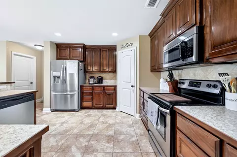 Kitchen - 220 Ebony Pl, Van, TX 75790 photo 1 of 8