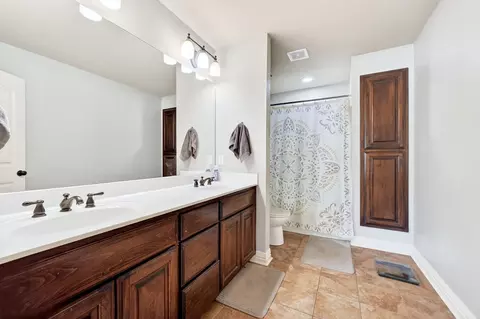 Bath - 220 Ebony Pl, Van, TX 75790 photo 1 of 2