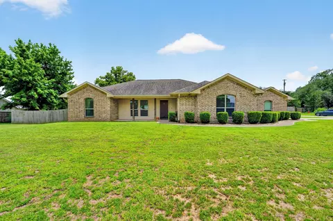 Exterior - 220 Ebony Pl, Van, TX 75790 photo 4 of 9
