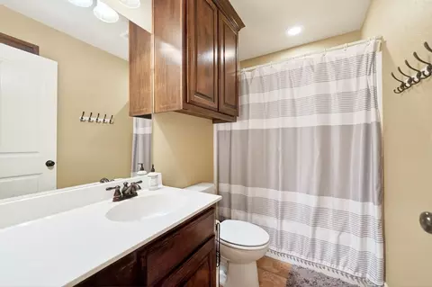 Bath - 220 Ebony Pl, Van, TX 75790 photo 2 of 2