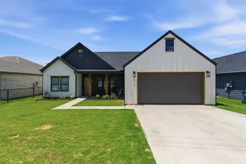 2312 Neches St, Granbury, TX 76048