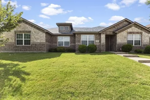 2131 Candace Dr, Lancaster, TX 75146