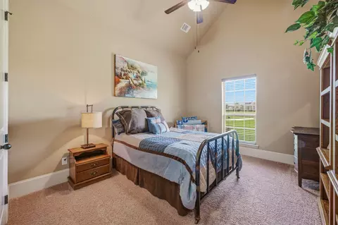 Bedroom - 188 Bearclaw Cir, Aledo, TX 76008 photo 3 of 5