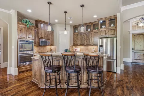 Kitchen - 188 Bearclaw Cir, Aledo, TX 76008 photo 1 of 4