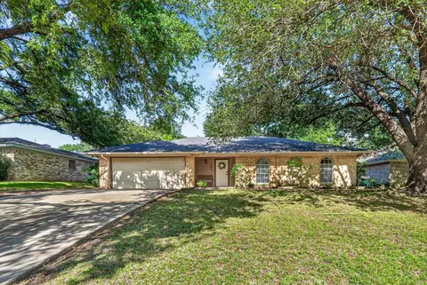 202 Laurel St, Mansfield, TX 76063