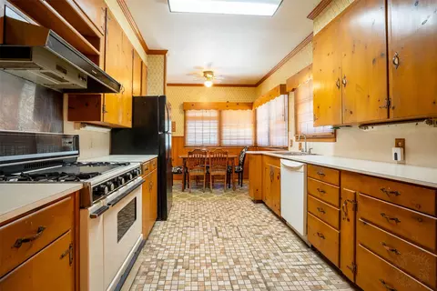 Kitchen - 908 W Barnes Ave, Comanche, TX 76442 photo 1 of 3
