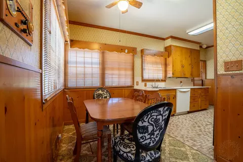 Dining - 908 W Barnes Ave, Comanche, TX 76442 photo 3 of 3