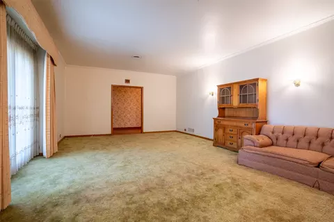Living - 908 W Barnes Ave, Comanche, TX 76442 photo 2 of 4