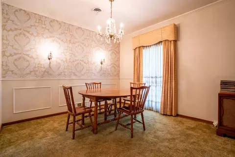 Dining - 908 W Barnes Ave, Comanche, TX 76442 photo 1 of 3