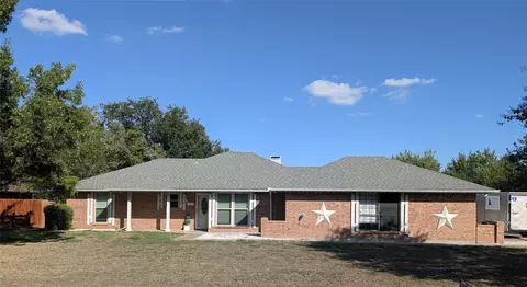 130 Mabry Ln, Red Oak, TX 75154